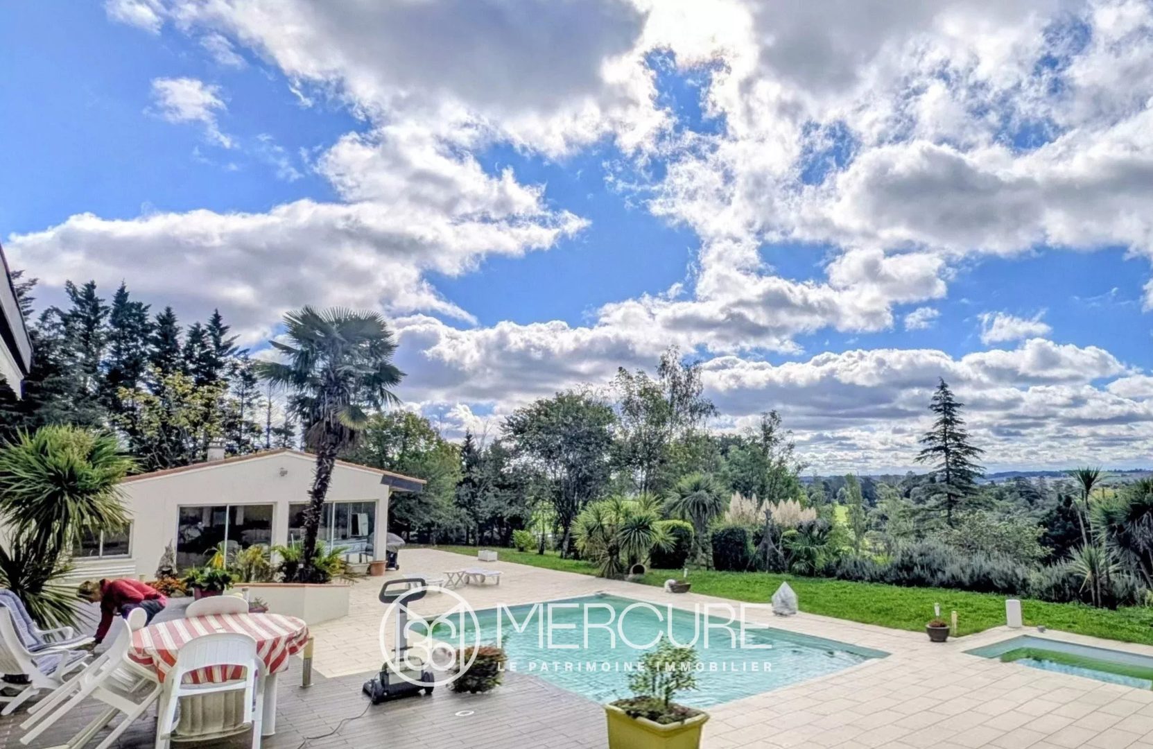 BELLE MAISON AVEC DEPENDANCES ET GRAND PARC - 9271TS