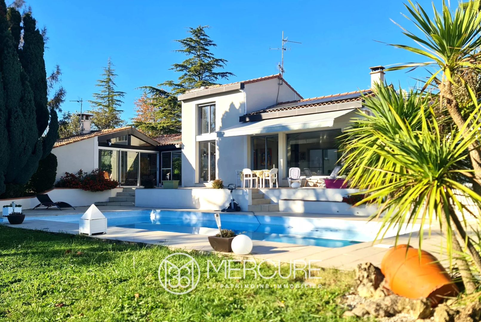 BELLE MAISON AVEC DEPENDANCES ET GRAND PARC - 9271TS