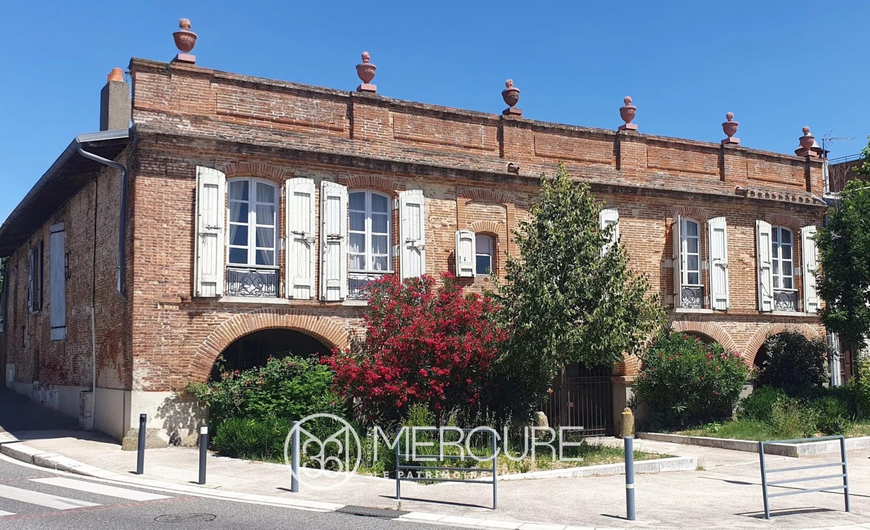 Maison 8 pièces 440 m² · à Bruguières · 440 m² · 598 000 €