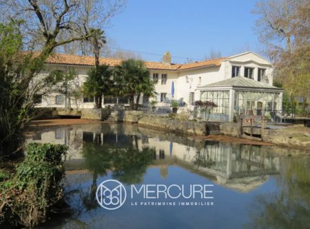 PROPRIETE AU BORD DE L&rsquo;EAU - 9168PO