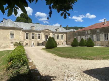 Château XVIIIe inscrit MH dépendances et parc de 2ha env. avec bassin - 1522XFF