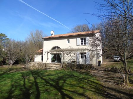 MAISON RECENTE SUR BEAU TERRAIN BOISÉ - 9667po