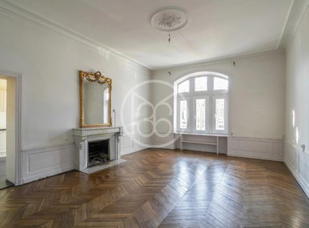 Hôtel Particulier de 226m², 5 chambres, proche Jardin Lecoq et Tram - 20329AU