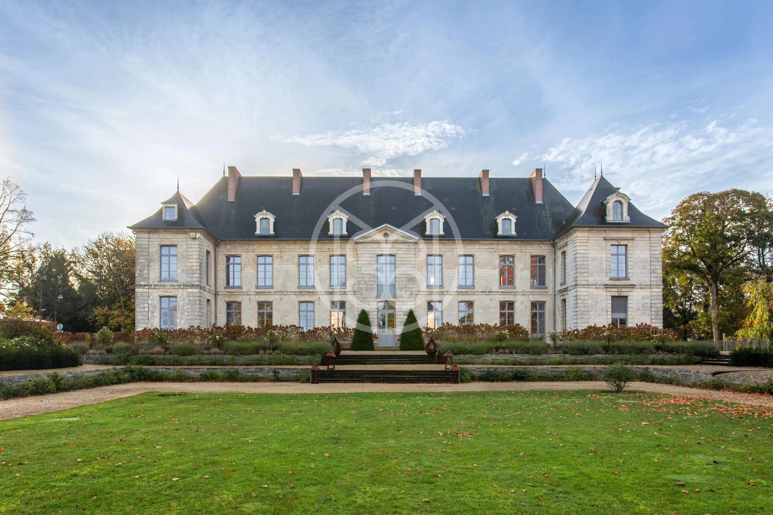 Buy Chateau Arras (62), 20 rooms Mercure Forbes Global Properties