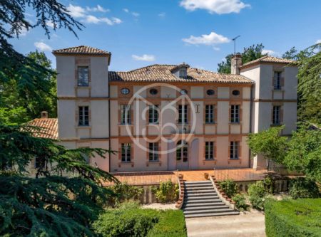 19TH CENTURY CHATEAU – OUTBUILDINGS & POOL - 8529TS