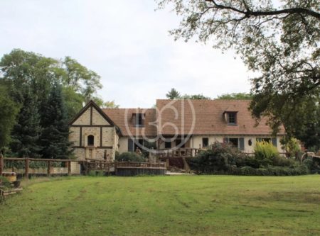 CHARACTER HOUSE - 9615PO