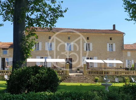PROPRIETE DE CHARME – GITES – PISCINE - 900801bx