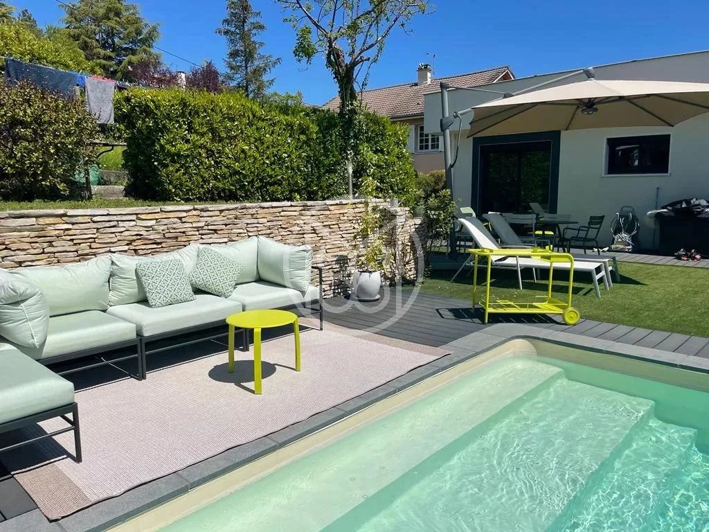 Buy House ClermontFerrand (63), 9 rooms Mercure Forbes Global Properties