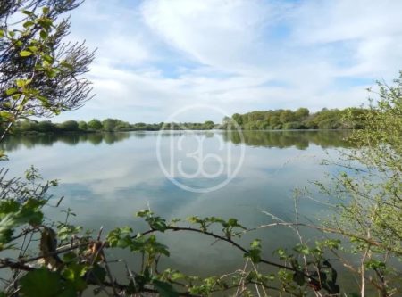 SITE PISCICOLE EXCEPTIONNEL SITUE AUX CONFINS DE LA VIENNE - 32444vm