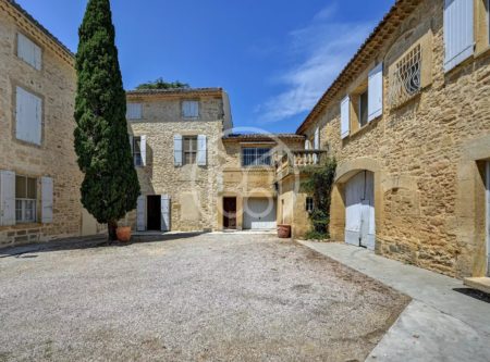 NEAR PONT DU GARD – CHARMING PROPERTY BETWEEN COURTYARD AND GARDEN - 20298LR