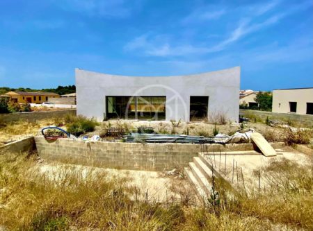 VILLA EN BORD DE MER A FINIR DE CONSTRUIRE - 8698TS