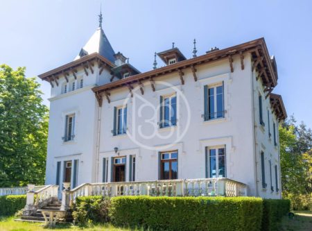 RHÔNE – TARARE – DEMEURE XX° DE 375 M² – 9 CHAMBRES – PARC 2 HA – LYON A 45′ - 4673LY