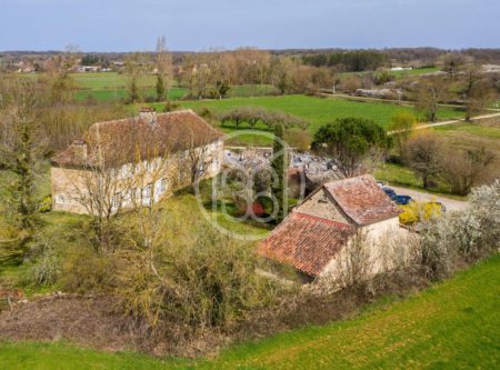 ANCIEN COUVENT AVEC DEPENDANCES - 8791TS