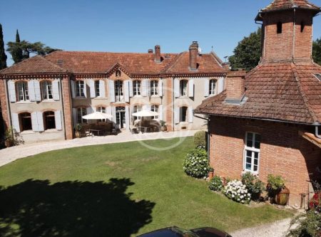 FORMER CONVENT – PYRENEES VIEW – POOL - 8672TS