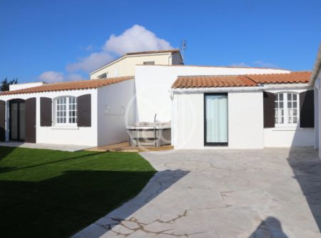 VILLA DE BORD DE MER - 9637PO