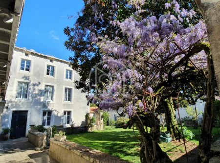 Maison bourgeoise et bureaux - 23199