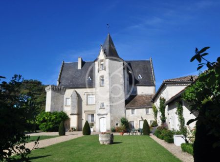 CHATEAU I.M.H. AMÉNAGÉ POUR LA RÉCEPTION - 9316PO