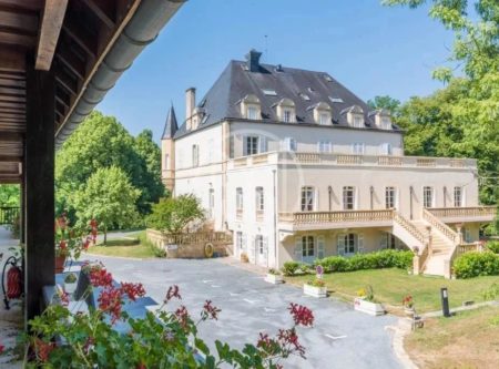 South West of France – Renovated chateau with outbuildings - 900660bx