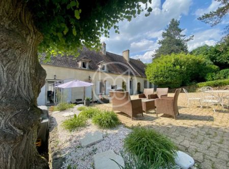 Proche Santenay, grande maison de vignerons XVIIIème avec piscine sur la Côte Chalonnaise - 1625VA