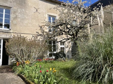 MAISON DE VILLE 177 M² avec JARDIN et GARAGE - 9441-1PO