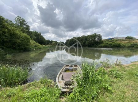 PROPRIÉTÉ DE CHARME AVEC MOULIN ET ÉTANG SUR 4Ha - 9750po