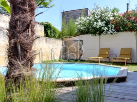 MAISON AVEC JARDIN ET PISCINE - 900833bx