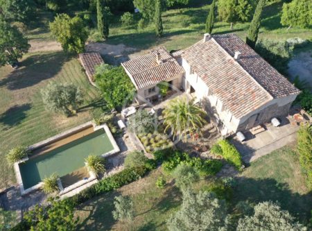 Charme et authenticité au coeur de la Provence. - 20438CA