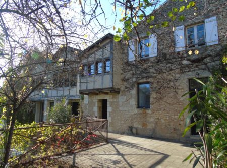 APPARTEMENT DE TYPE IV AVEC EXTERIEUR ET DOUBLE GARAGE - 9353tpo