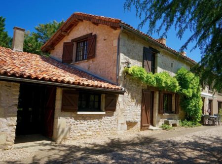 MAISON DE CHARME AVEC PISCINE - 9475PO