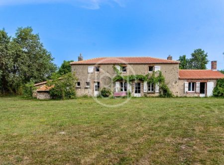 South Loire-Atlantique – Family property, 6 hectares of park and wood of 17 hectares - 2279NA