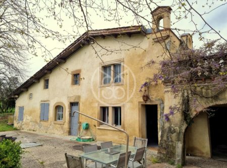 Propriété de 415 m² - 4682LY