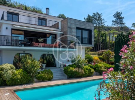 ARCHITECT-DESIGNED VILLA – PANORAMIC VIEW - 8839TS