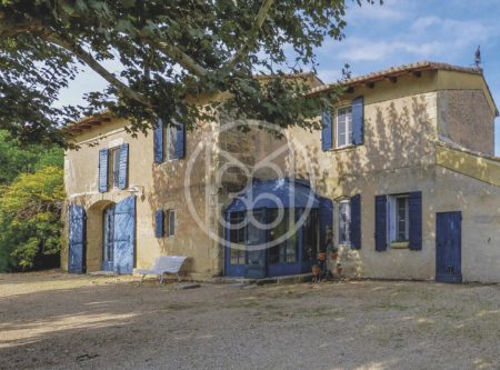 BEAUTIFUL RESTORED FARMHOUSE WITH SWIMMING POOL – LITTLE CAMARGUE BETWEEN MONTPELLIER AND NIMES - 19262LR