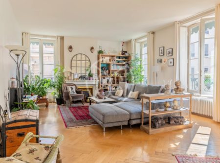 LYON 2ème – CHARITÉ – Renovated 129 m² apartment - 4699LY