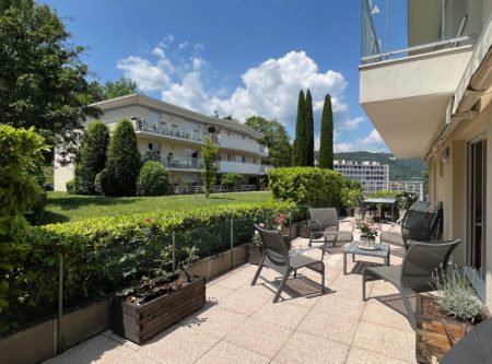 Appartement lumineux, 143m2, terrasse, balcon, double garage, à pied Avenue de Royat - 20446AU