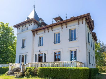 RHÔNE – TARARE – DEMEURE XX° DE 375 M² – 9 CHAMBRES – PARC 2 HA – LYON A 45′ - 4673LY