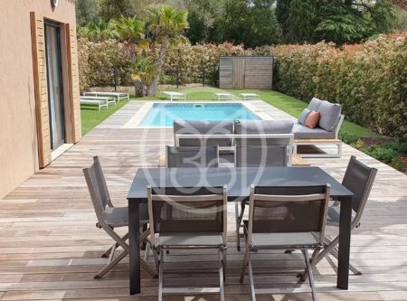 Location Saisonnière  Villa proche mer - 25LV