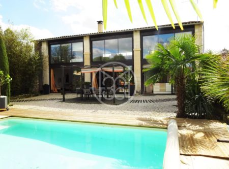 ARCHITECT HOUSE WITH POOL - 9689PO