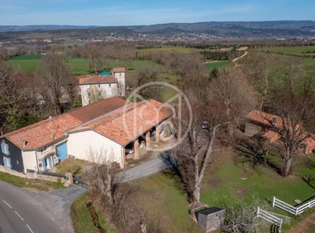 MAISON DE MAITRE XIXEME – DEPENDANCES - 8766TS