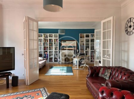 BRIGHT APARTMENT -4/5 BEDROOMS- 200M2- center - 20416AU