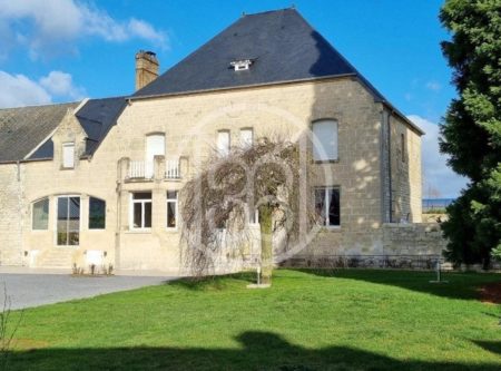 AISNE – MAISON ET CORPS DE FERME AVEC JARDIN 5000M² - 80584PI