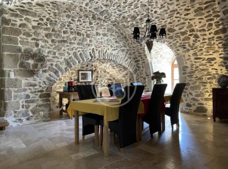 16TH-C CASTLE – OUTBUILDING 1 POOL - 8507TS