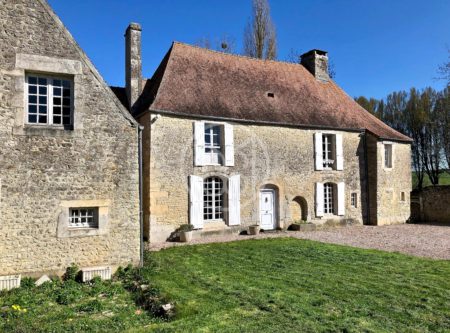 PRES DE FALAISE – CHARMANT PRESBYTERE - 20373NO