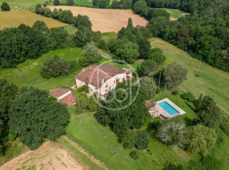 Vaste propriété d’exception sur 7.7 hectares - 8875ts