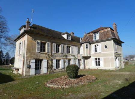 COMPIEGNOIS – MANSION WITH OUTBUILDINGS AND PARK 7HA - 80564PI