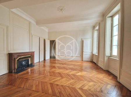 Appartement Type 3 -LYON 1er Place Chazette - 46052LY