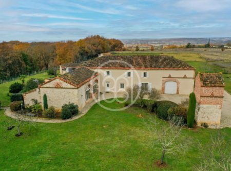 PROPRIETE  EXCLUSIVE EN POSITION DOMINANTE - 8718TS
