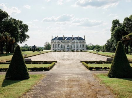 LOIRE ATLANTIQUE – Exceptional stud farm and its prestigious château - 2326NA