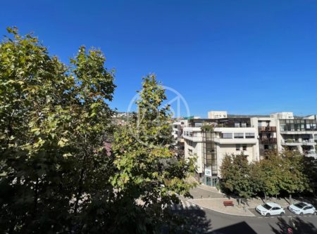 CARREFOUR EUROPE – T5 APPARTMENT WITH LIFT AND CAR PARK - 20562AU