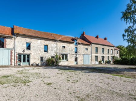 EXCLUSIVITE AISNE – FERME AVEC MAISON, DEPENDANCES ET JARDIN 8000M² - 80591PI